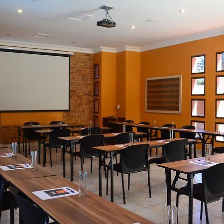 Boga Legaba Guest House & Conference Centre Mafikeng Exterior photo