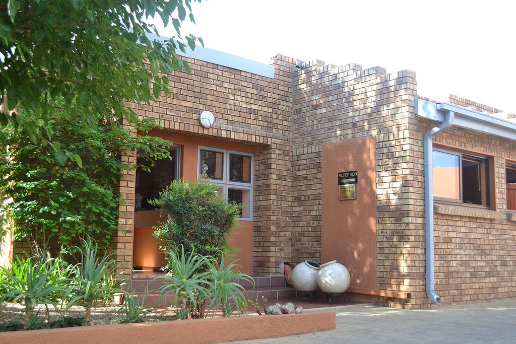 Boga Legaba Guest House & Conference Centre Mafikeng Exterior photo