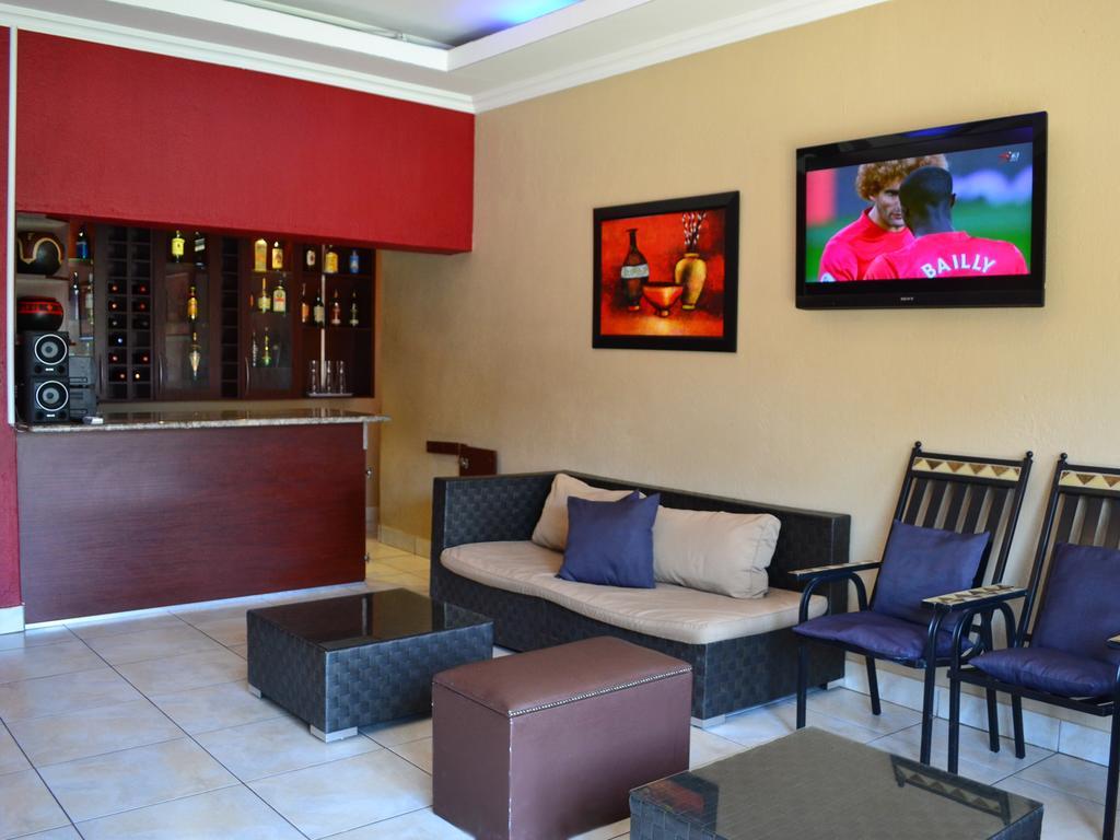 Boga Legaba Guest House & Conference Centre Mafikeng Exterior photo