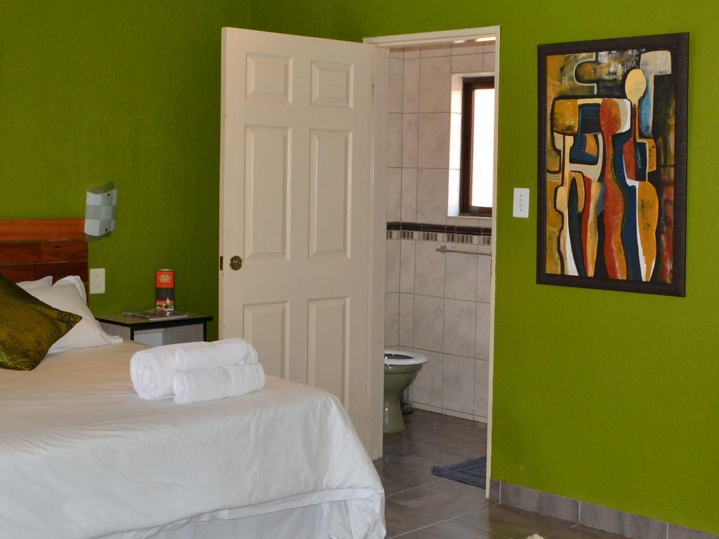 Boga Legaba Guest House & Conference Centre Mafikeng Room photo
