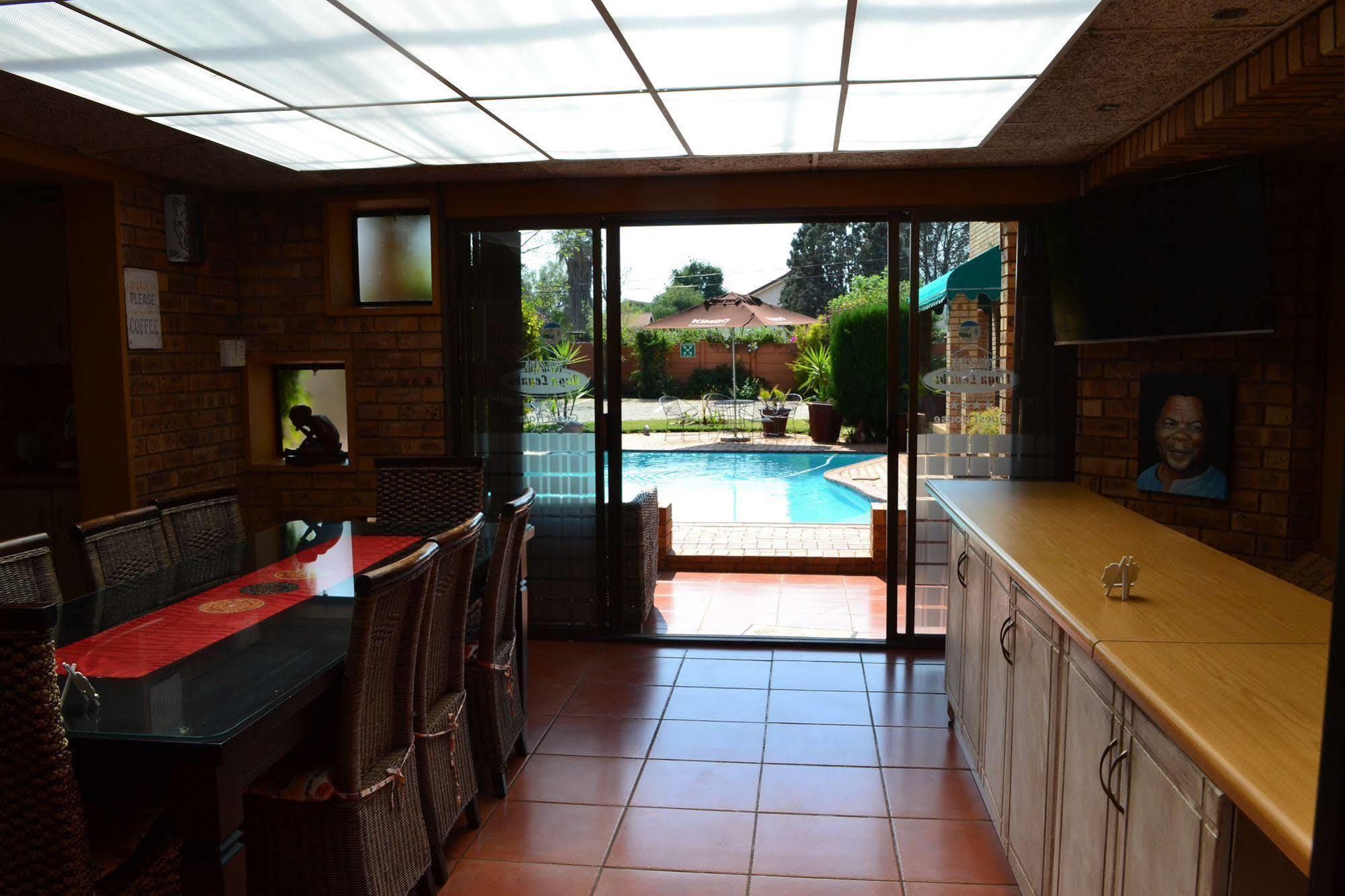 Boga Legaba Guest House & Conference Centre Mafikeng Exterior photo