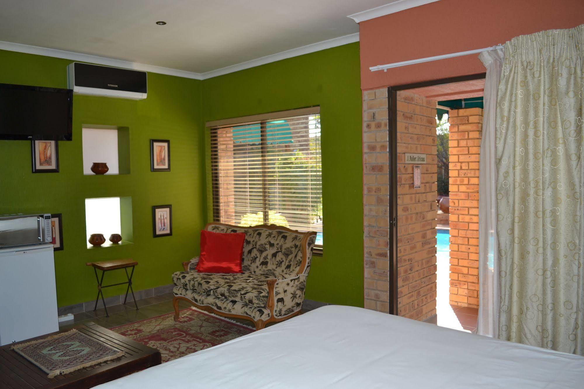 Boga Legaba Guest House & Conference Centre Mafikeng Exterior photo