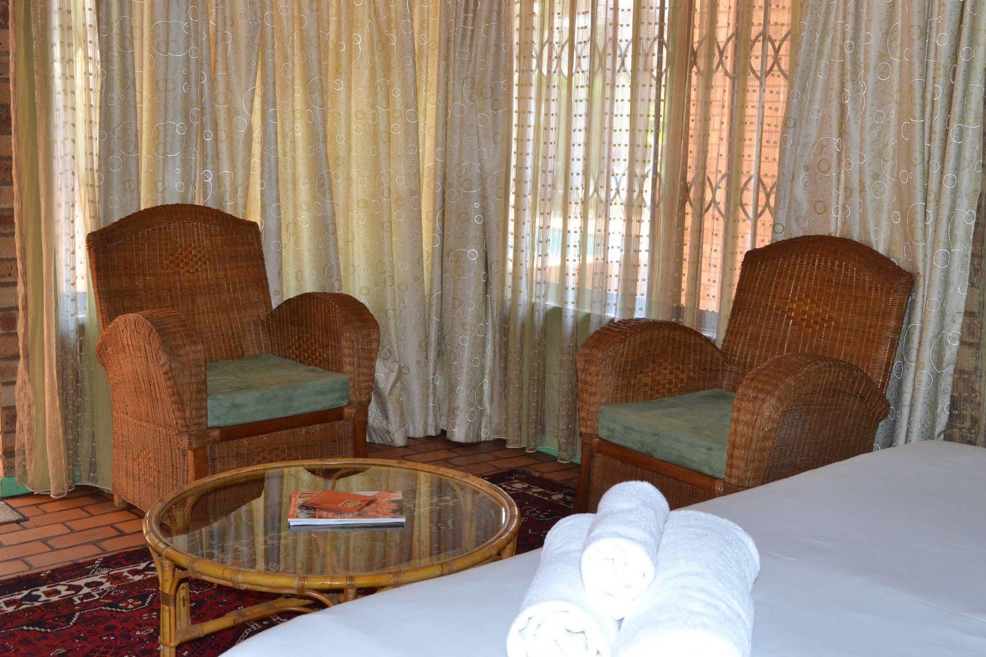 Boga Legaba Guest House & Conference Centre Mafikeng Exterior photo