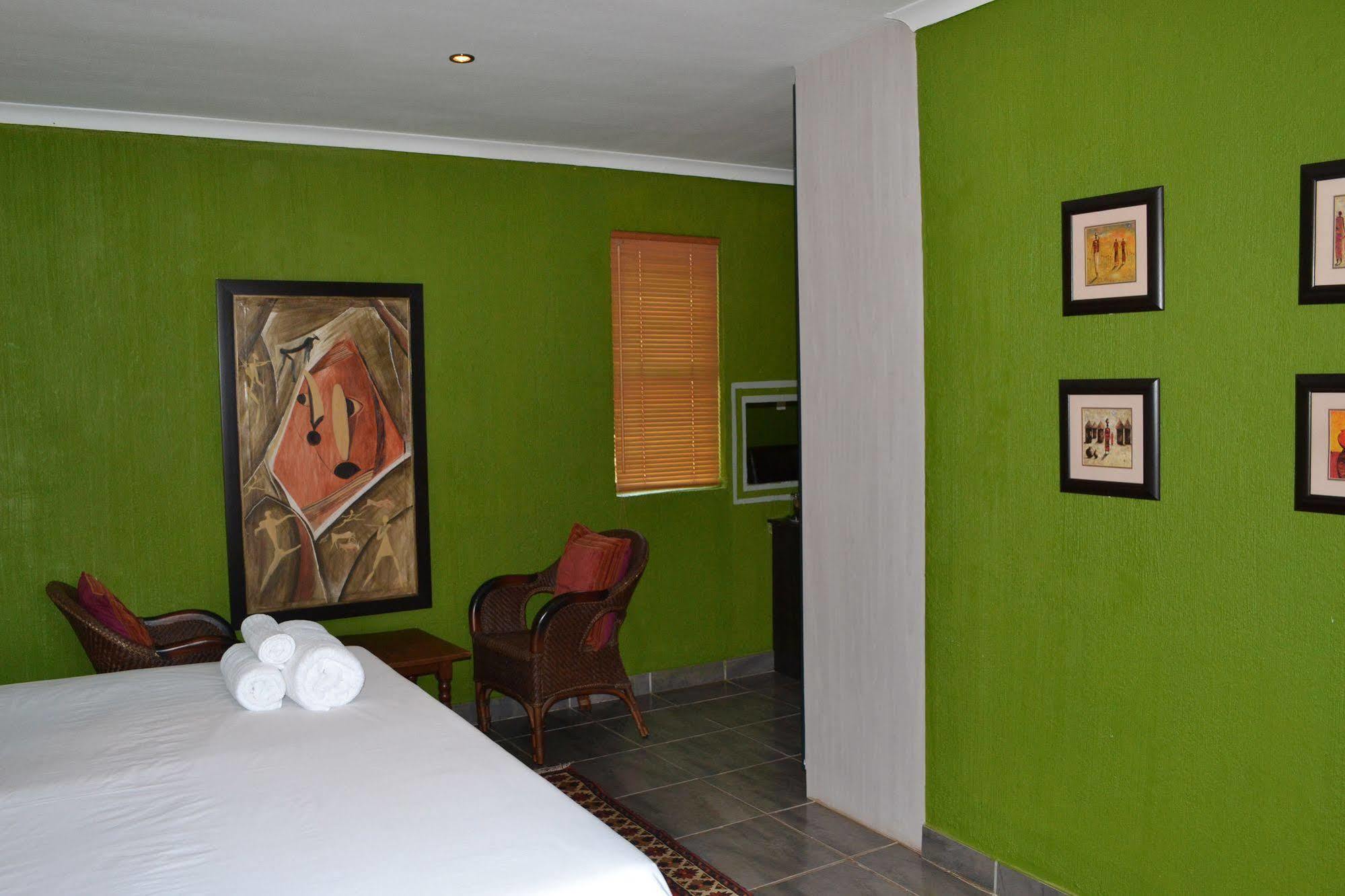 Boga Legaba Guest House & Conference Centre Mafikeng Exterior photo